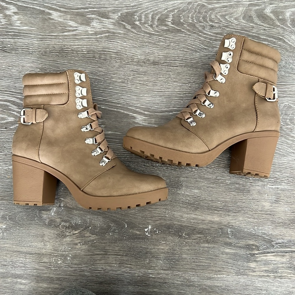 Heeled boots